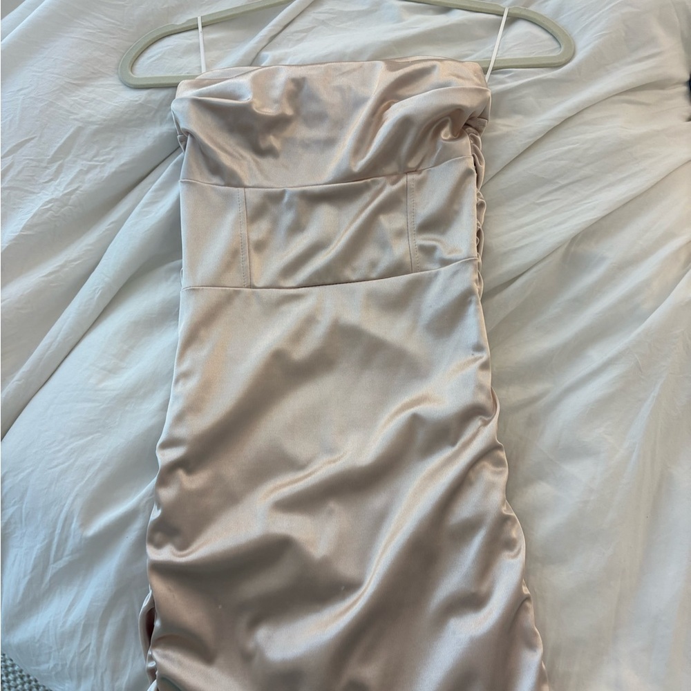 Elegant gold Strapless boutique Dress